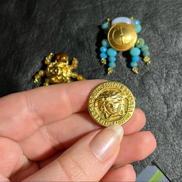 Vintage Versace Jeans Couture Gold Medusa Head Pin Brooch - Picture 4 of 6